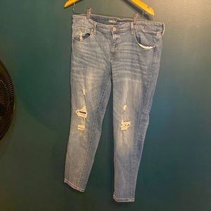 Mossimo jeans size 14/32. Mid rise skinny distressed. EUC